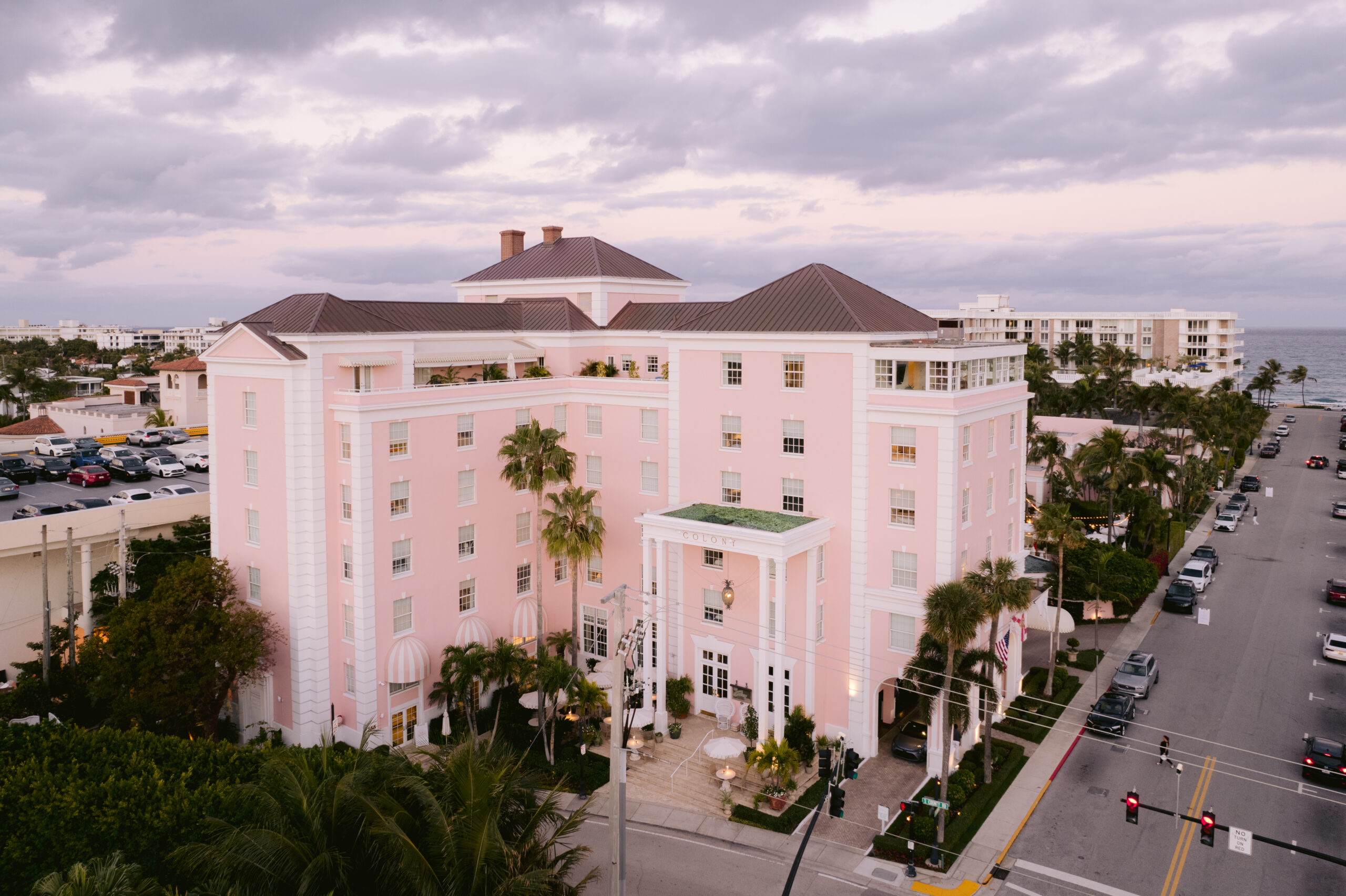 wideshot photo of the colony palm beach hotel
